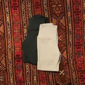 Alo 7/8 high waisted air brush leggings in midnight green- size small